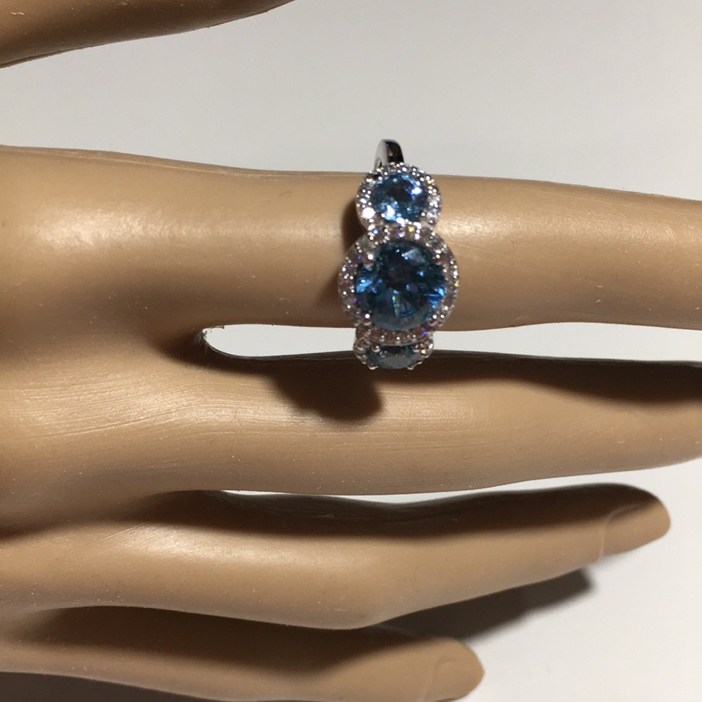 GEM TREASURES GENUINE BLUE TOPAZ AND WHITE TOPAZ STERLING SILVER RING